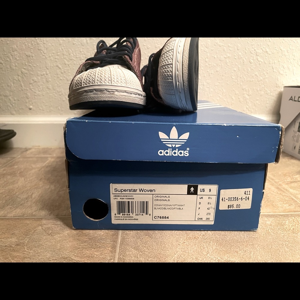 Adidas Superstar. CONAVY